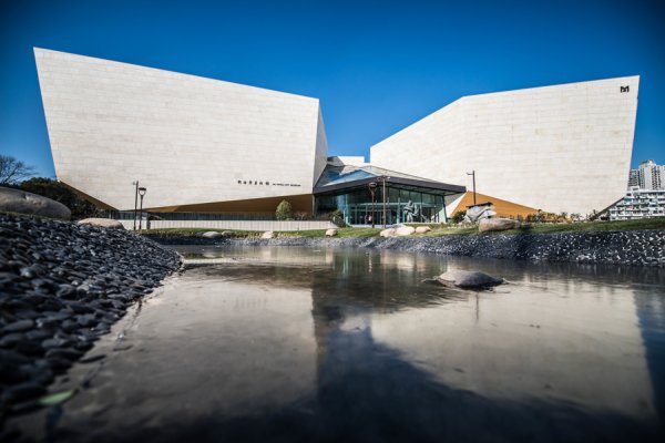 维度配资 探讨AI时代的艺术未来，第十八届上海青年美展9月亮相刘海粟美术馆