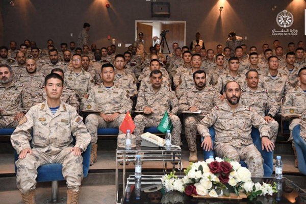 启运配资 沙巴刚“结盟”，解放军191步枪直指沙漠，沙特军方高调晒合影，新型装备引关注